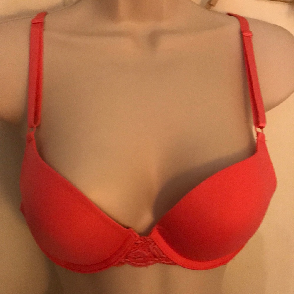 Brand New Coral and Lace Maiden-form Bra